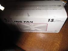 BRAND NEW 42' WHITE CEILING FAN WITH LIGHT 3 SPEEDS & REVERSE