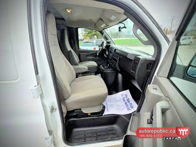 2020 Chevrolet Express 2500 LWB Ony 63k kms Certified 4.3L V6 - Photo 11