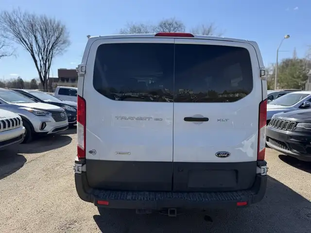 2016 Ford Transit 150 XLT - Photo 5