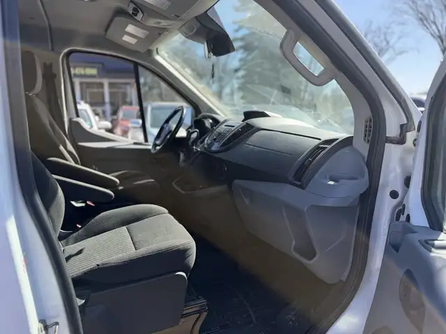 2016 Ford Transit 150 XLT - Photo 7