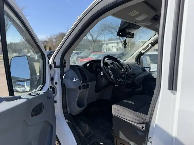 2016 Ford Transit 150 XLT - Photo 10
