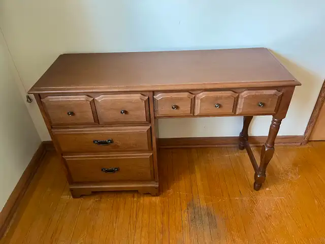 Desk 70’s??