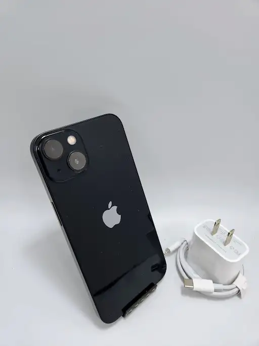iPhone 14 128gb 85% Black 3 Months Warranty W/Charger - Photo 2