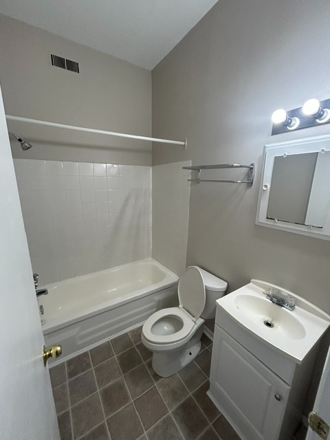 2 Bed / 1 Bath for Rent in Moncton - 11 Victory #12 - Photo 2