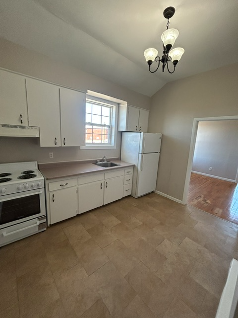 2 Bed / 1 Bath for Rent in Moncton - 11 Victory #12 - Photo 3