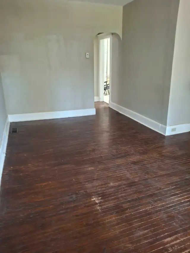 Two bedrooms main floor apartment for rent - Photo 4