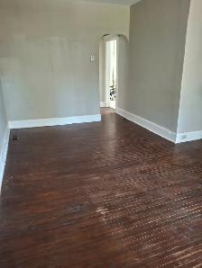 Two bedrooms main floor apartment for rent - Photo 4