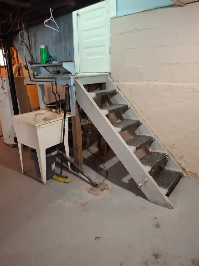 Two bedrooms main floor apartment for rent - Photo 6