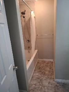 Two bedrooms main floor apartment for rent - Photo 8