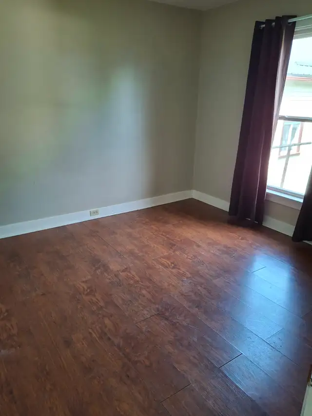 Two bedrooms main floor apartment for rent - Photo 9