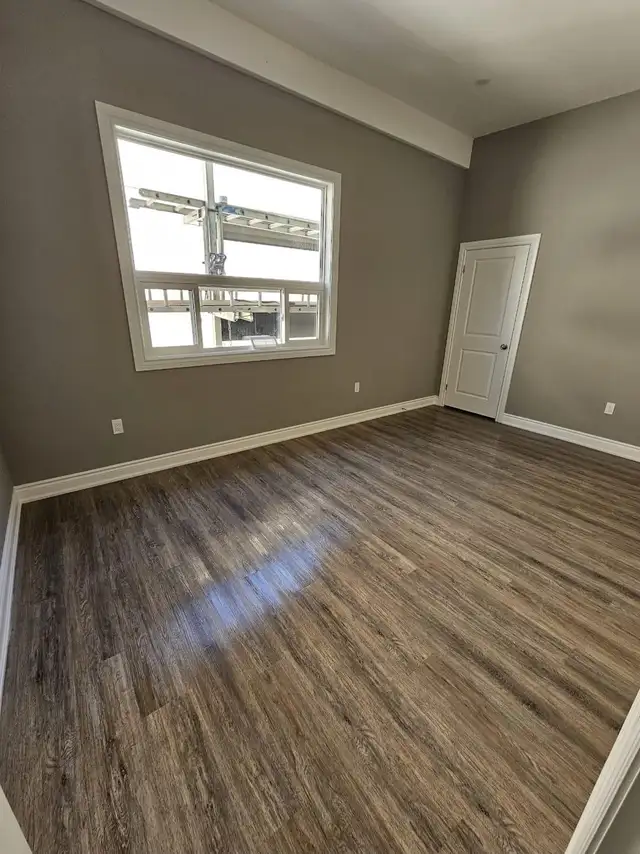 Renovated 5 Bedroom Apartment Downtown! - Photo 5