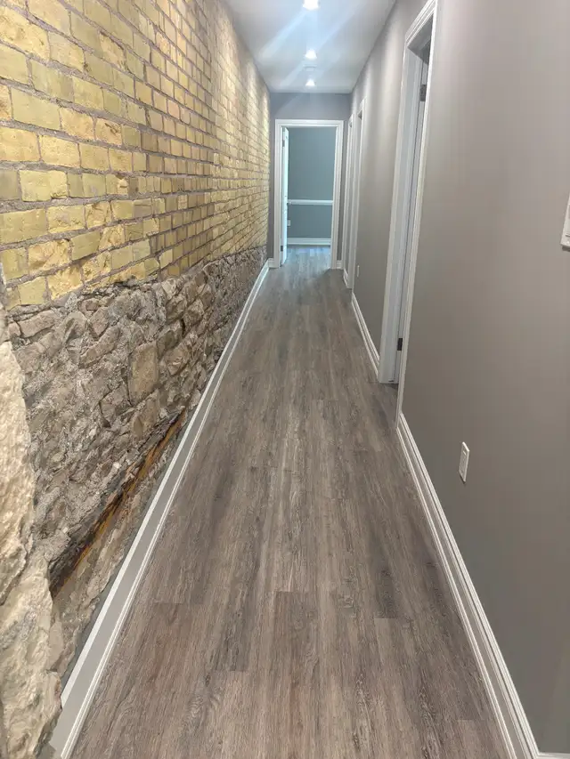 Renovated 5 Bedroom Apartment Downtown! - Photo 7