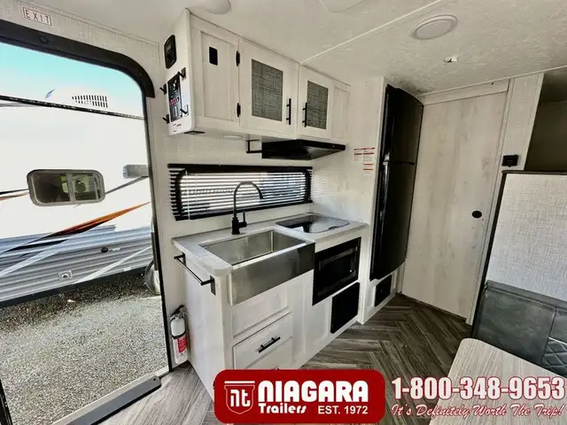 2022 COLEMAN ROBICON 1628BH Travel Trailer - Photo 8