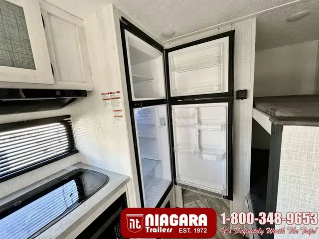 2022 COLEMAN ROBICON 1628BH Travel Trailer - Photo 13