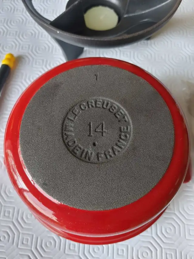 Caquelon à fondue LE CREUSET, fonte émaillée # 14 ( France ) - Photo 3