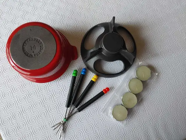 Caquelon à fondue LE CREUSET, fonte émaillée # 14 ( France ) - Photo 5