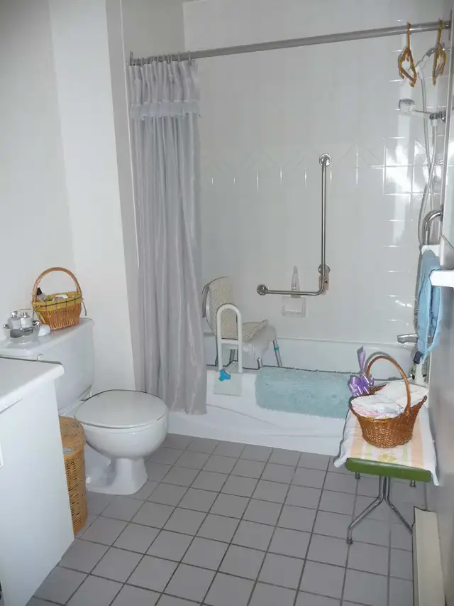Ahuntsic-Est, 3½, 1 ch fermée,demi-s-sol, 3 fenêtres,moderne - Photo 9
