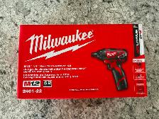 New Milwaukee M12 Screwdriver Kit