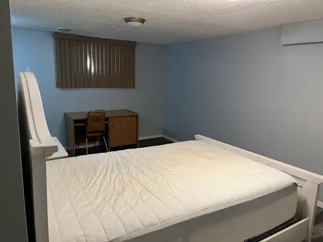 A bachelor for rent close to the U of M - Photo 5