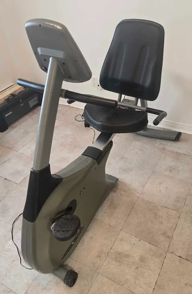 SENSATIONAL DEAL - VISION FITNESS R2100