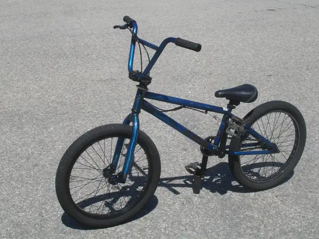 OUTGROWN BRAND NAME 20' GT BIKES REAL BMX STYLE BIKE! - Photo 2