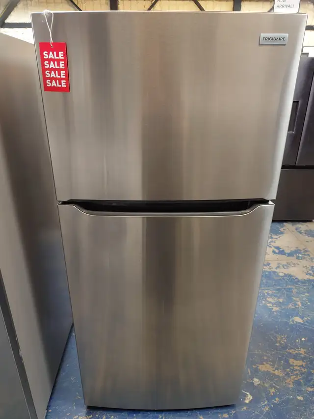Frigidaire '30' Stainless Steel Top Freezer Bottom Fridge on Sal