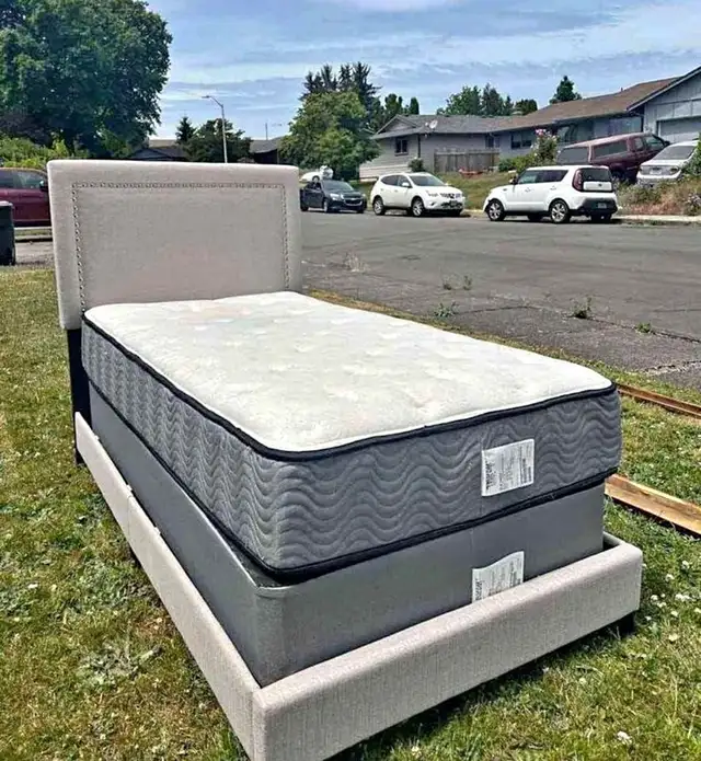 Double Bed Frame Stylish Look Solid Quality - Photo 2