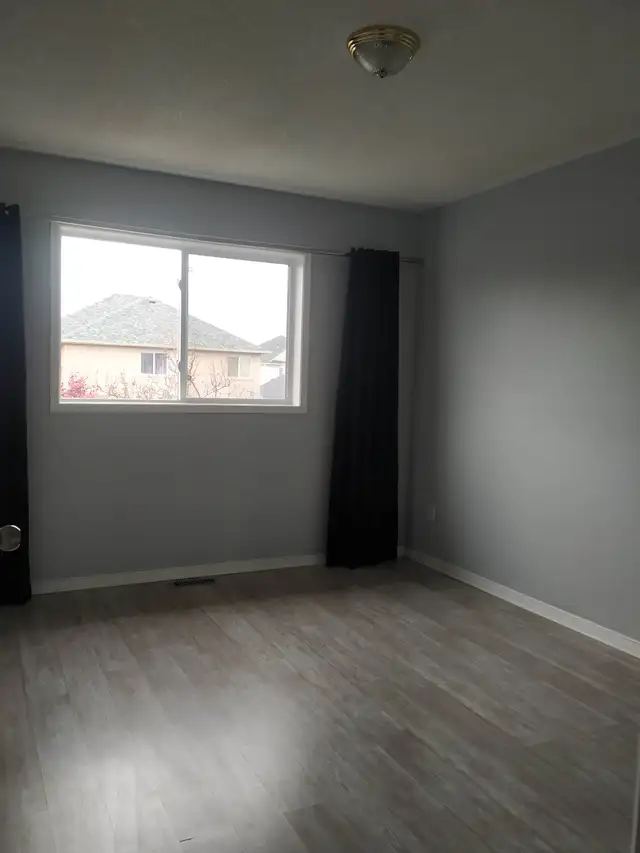 3 Bedroom Detached House for Lease (Entire House) in Oshawa - Photo 5