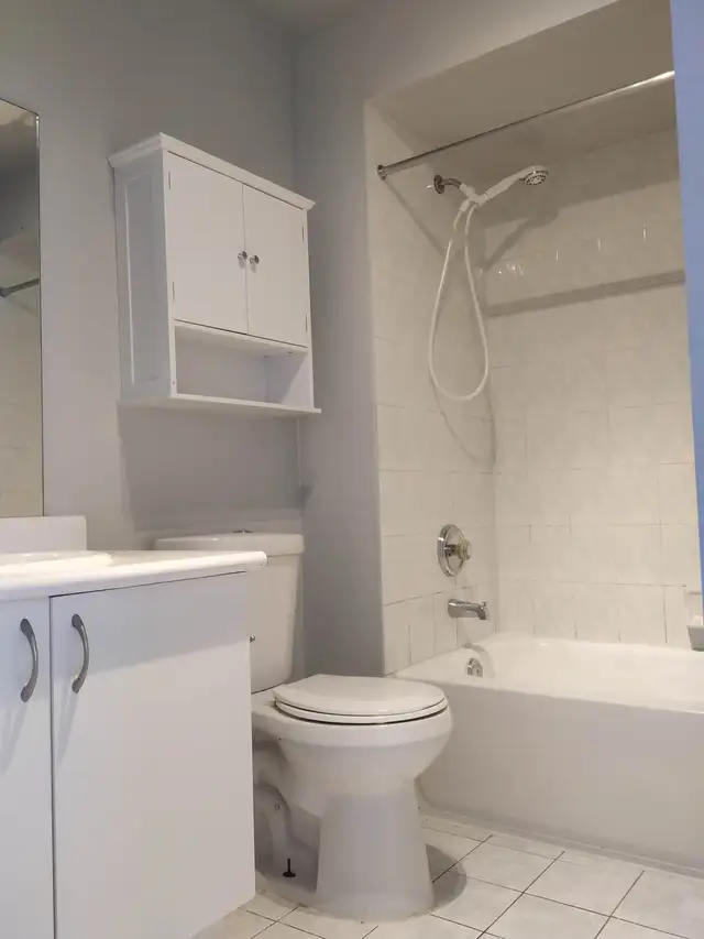 3 Bedroom Detached House for Lease (Entire House) in Oshawa - Photo 8