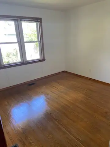 Student Rental in Peterborough - Photo 3