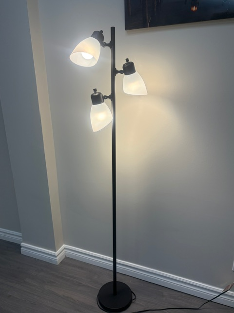 Modern 3-Light Floor Lamp – Adjustable Heads – for sale