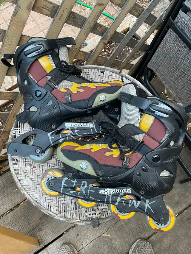 Mongoose Roller Blades!  Mens Size 9