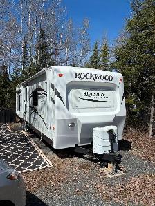 2015 Rockwood 32' Signature Ultra Lite 8329SS - Photo 2