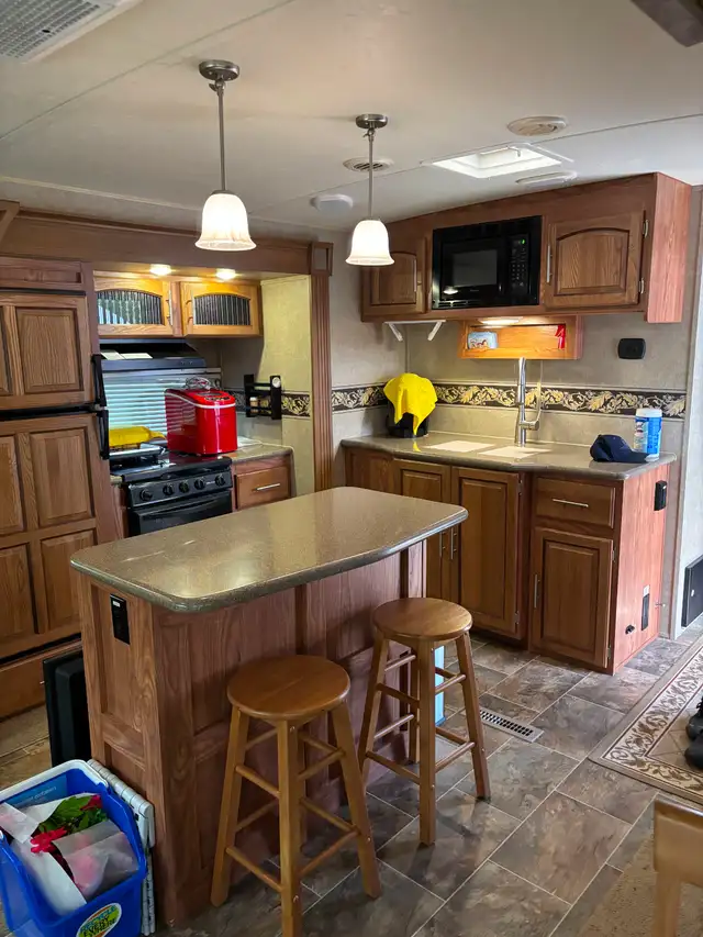 2015 Rockwood 32' Signature Ultra Lite 8329SS - Photo 3