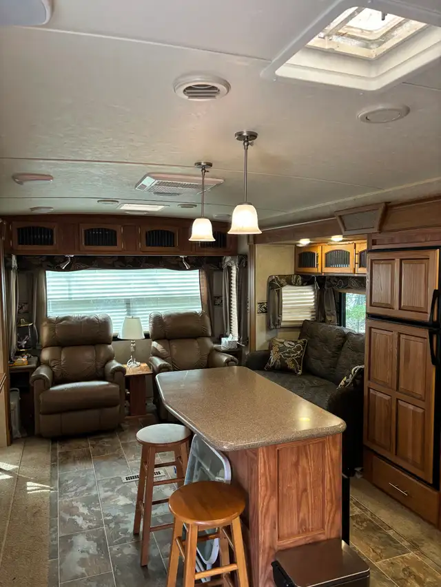 2015 Rockwood 32' Signature Ultra Lite 8329SS - Photo 4