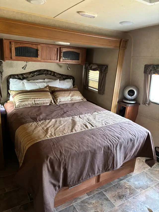 2015 Rockwood 32' Signature Ultra Lite 8329SS - Photo 6
