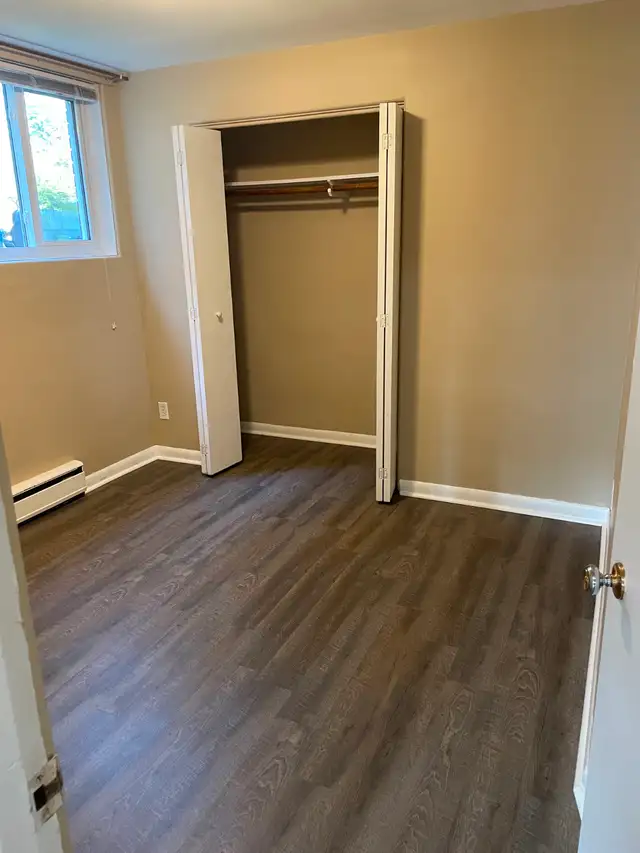 Queen's Students – 3 Bedroom Apt – Available September 1 - Photo 7
