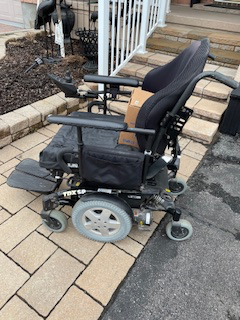 Electric Wheelchair - Photo 4