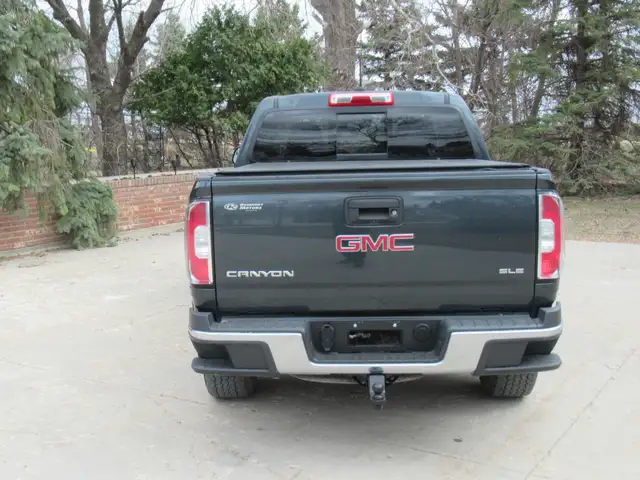 2017 GMC Canyon SLE Crew Cab 4WD - Photo 4