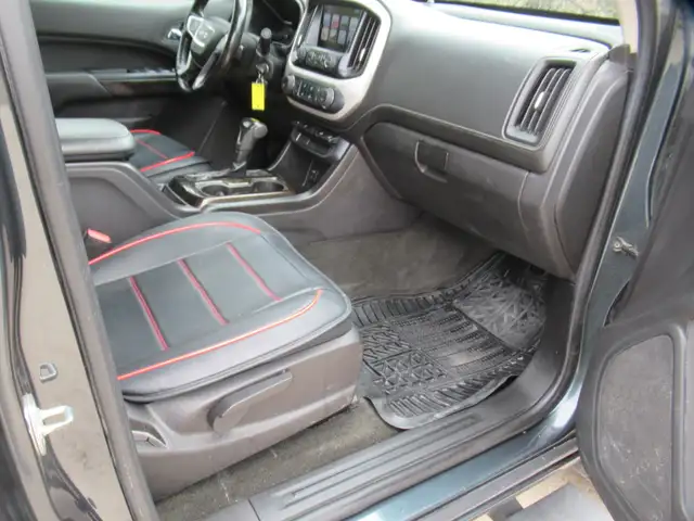 2017 GMC Canyon SLE Crew Cab 4WD - Photo 19