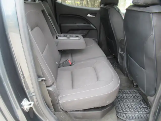 2017 GMC Canyon SLE Crew Cab 4WD - Photo 21