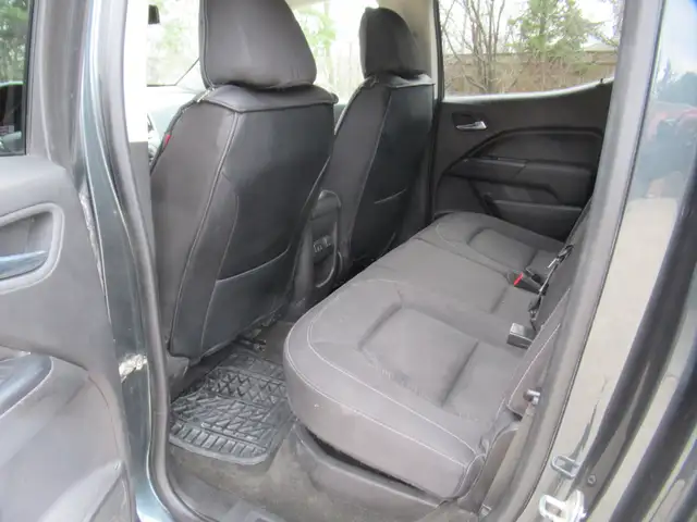 2017 GMC Canyon SLE Crew Cab 4WD - Photo 23