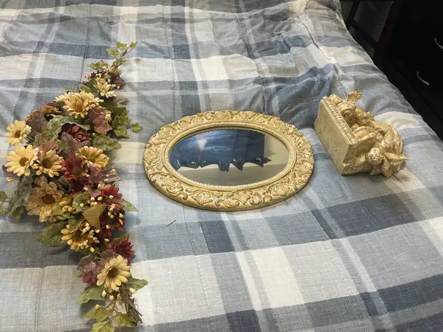 flower mirror arrangement - Photo 2