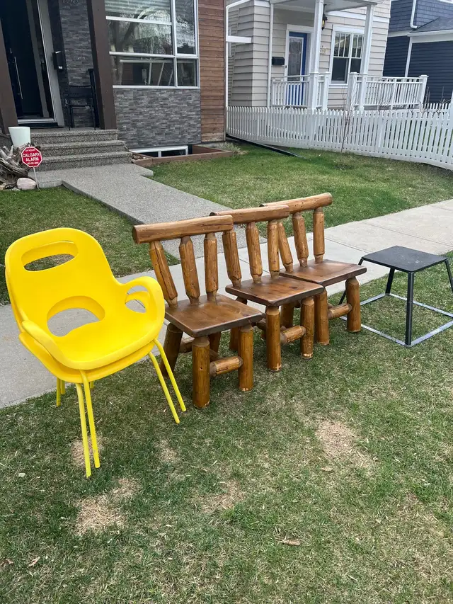 Free Chairs