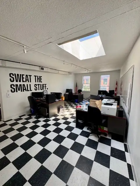 Queen West Studio - Photo 4