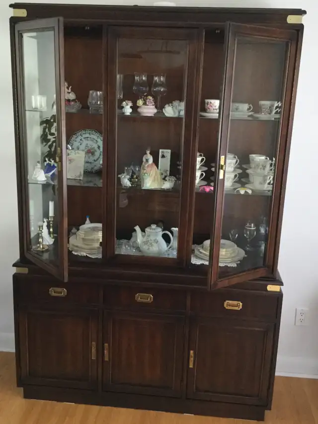 KROEHLER DINING SET HIGH QUALITY SOLID WOOD MADE IN CANADA - Photo 2
