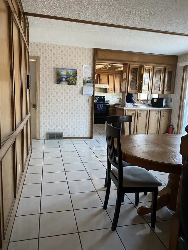 5 min Walk to Whitehorn Ctrain & Walmart Logistics &Near Airport - Photo 8