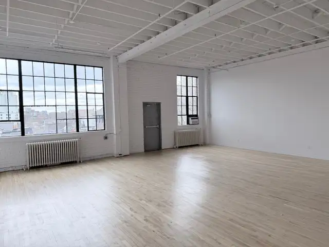 Queen West and Tecumseh Studio - Photo 4