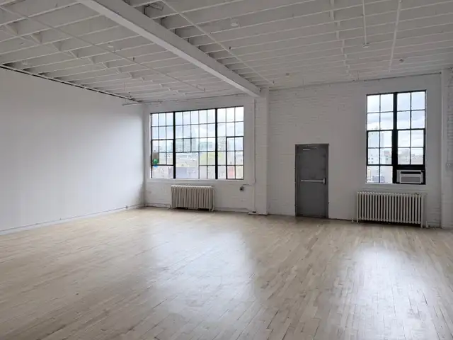 Queen West and Tecumseh Studio - Photo 5