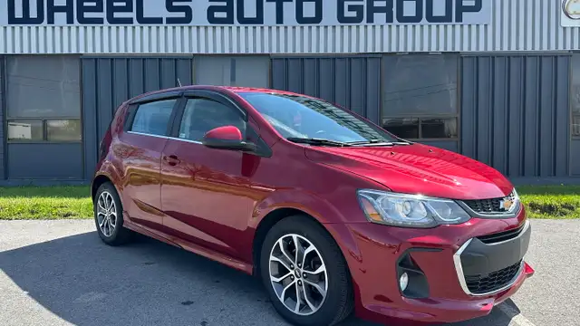 2017 Chevrolet Sonic LT - Photo 3